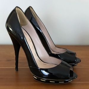 Miu Miu black patent peep toes 38